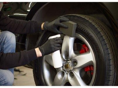 Чернение резины автомобиля в круговую