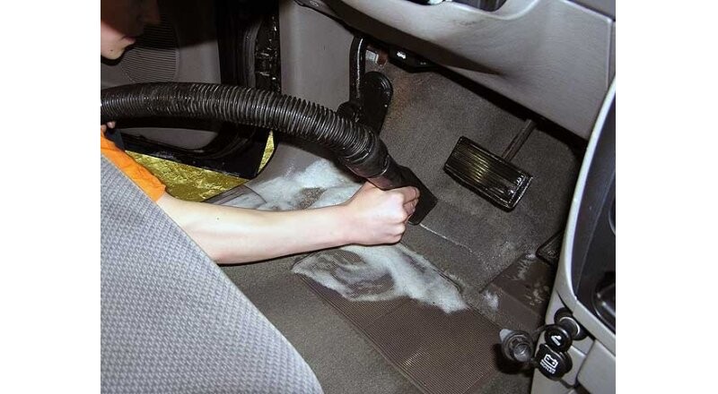 Химчистка пола автомобиля