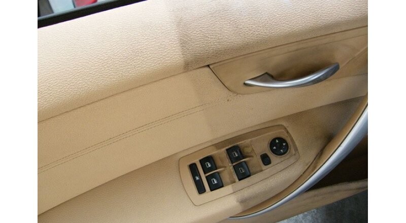 Химчистка двери легкового автомобиля