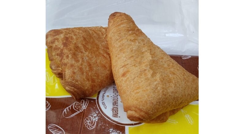 Слойка с ветчиной и сыром