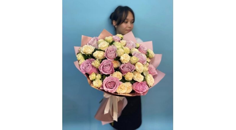 Букет роз «Розовый Вихрь»