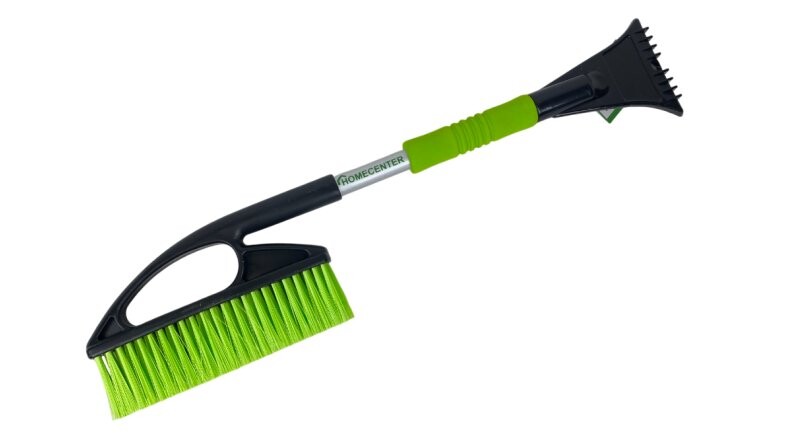 Щетка для уборки снега со скребком