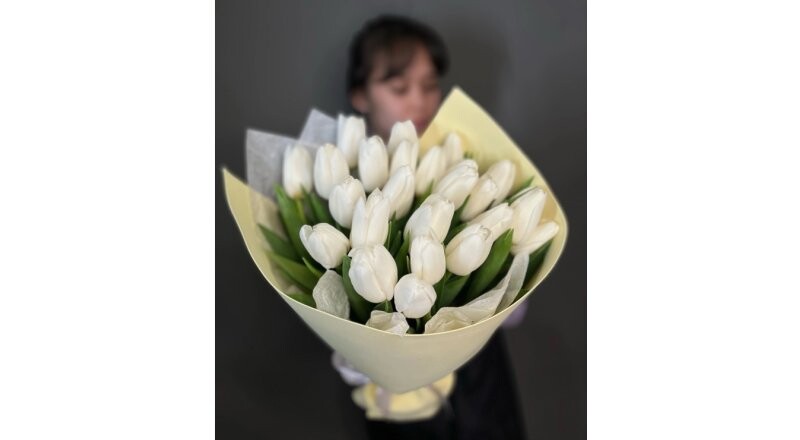 Букет белоснежных тюльпанов