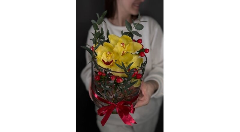 Орхидея в вазе