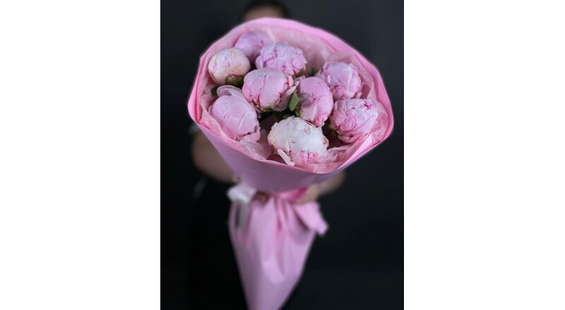 Букет из пионов