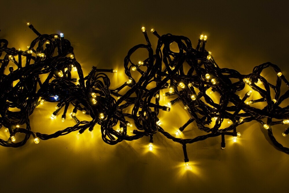 Гирлянда улич.  Нить  200 LED, 10м, чер. пр-д, УМС-вилка, б/прогр. золото   мерц. белый