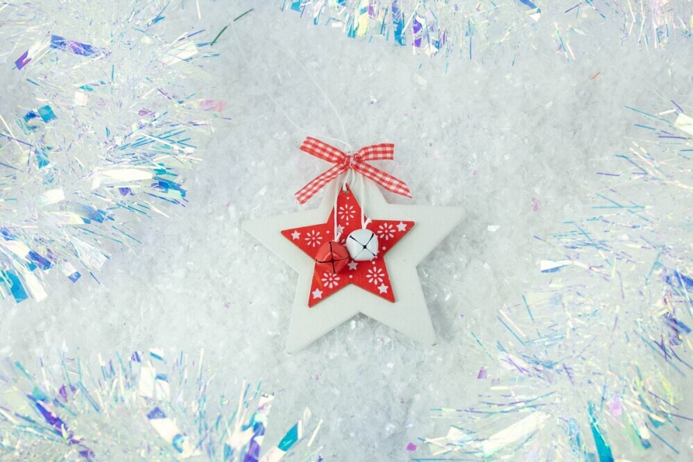 Украшение елочное 11см (уп. 1шт)  Звезда  дерево красн.-бел.