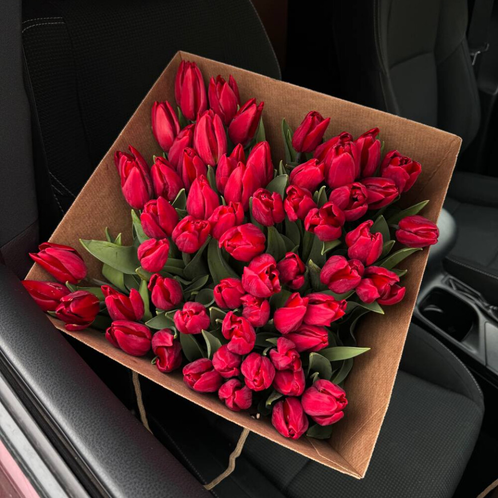 Короб тюльпанов 55 штук